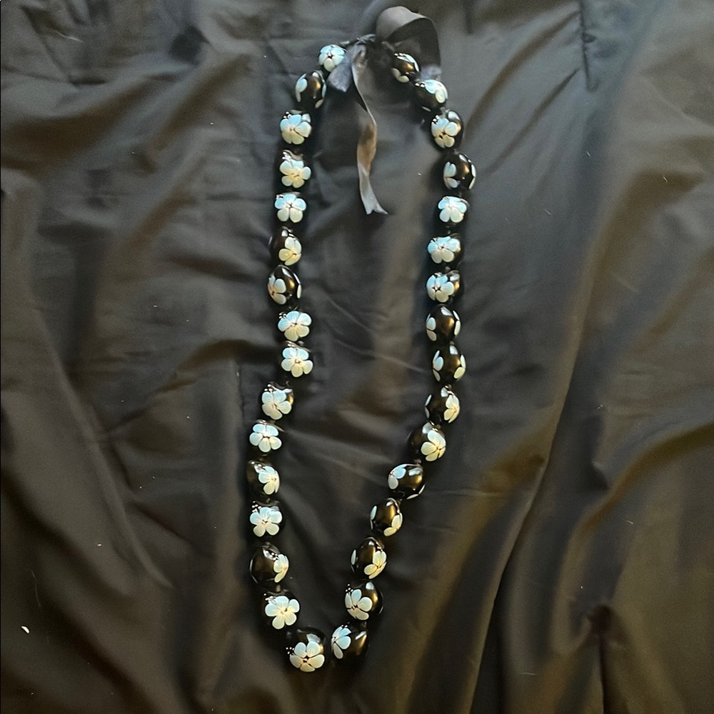 Elegant Black and Blue Floral Necklace